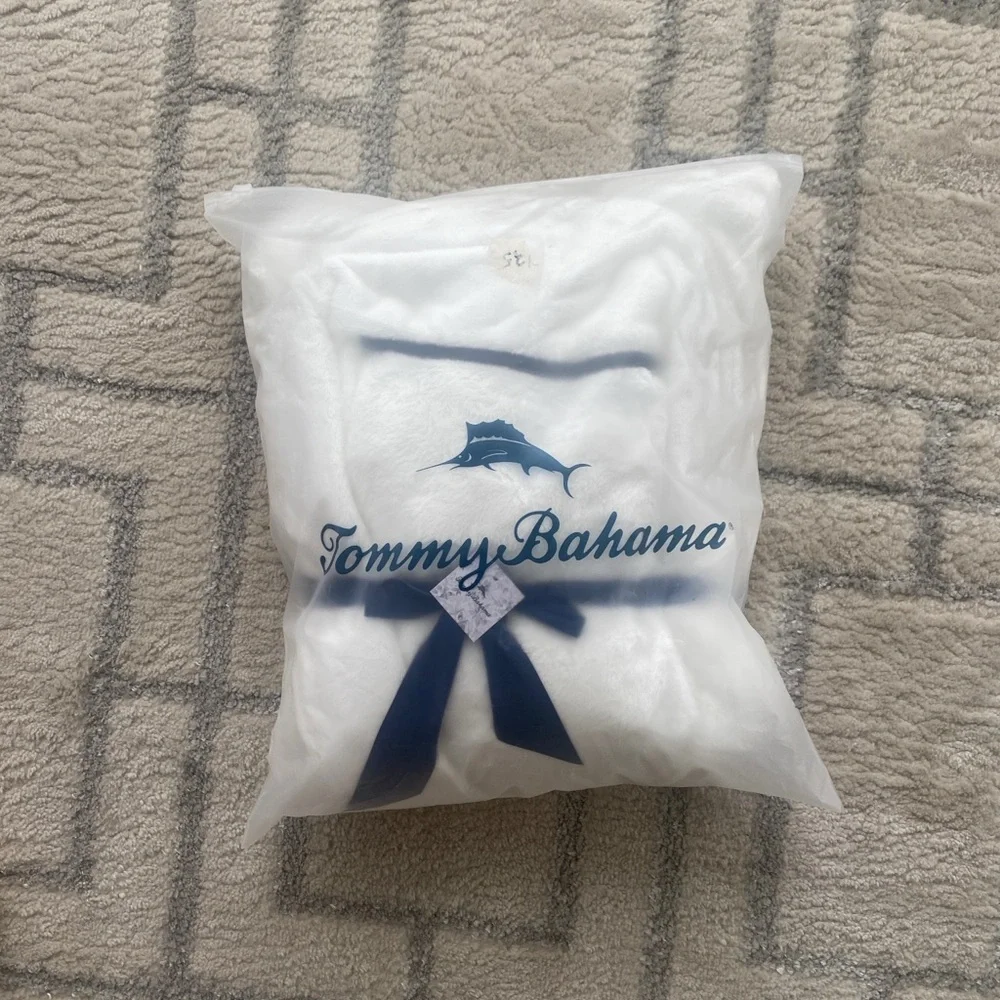Tommy Bahama Unisex Luxury Hotel Spa Robe - White with Navy Piping - OSFM - Picture 6 of 9